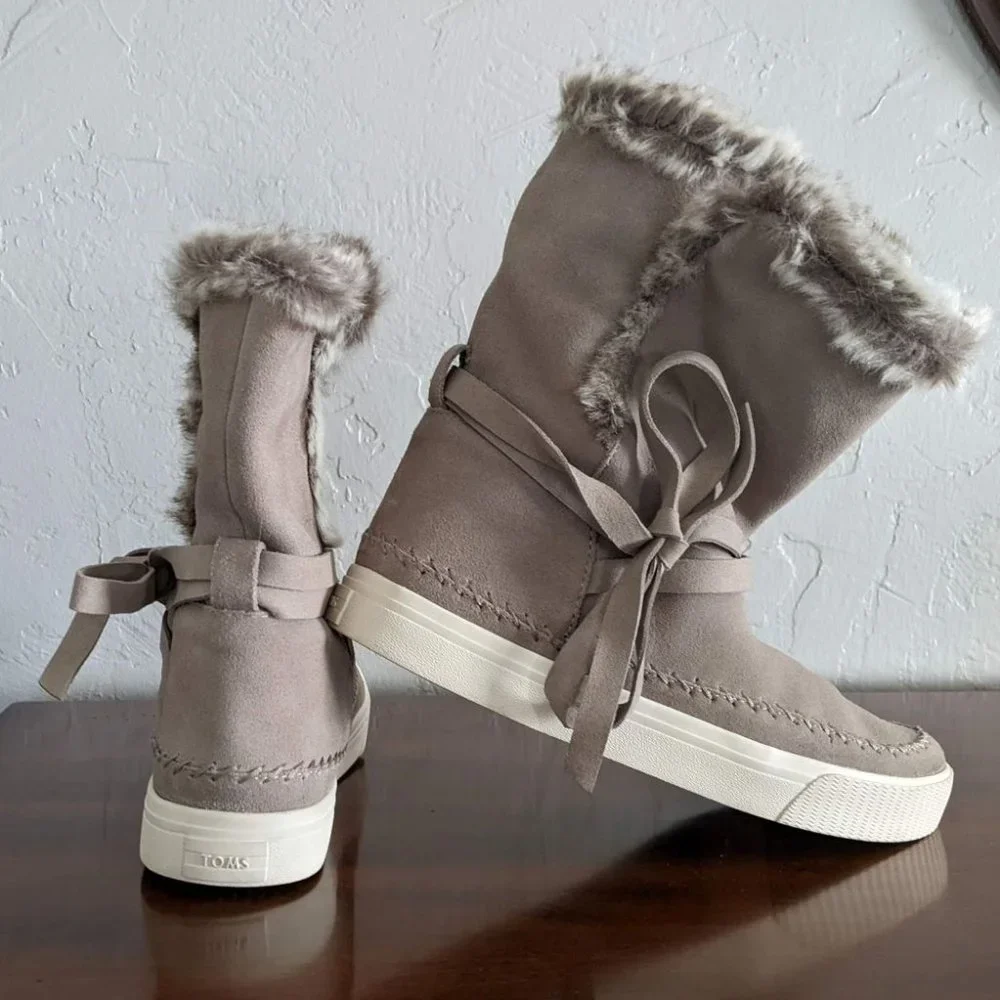 TOMS Vista Suede Boots in Desert Taupe - Picture 2 of 13